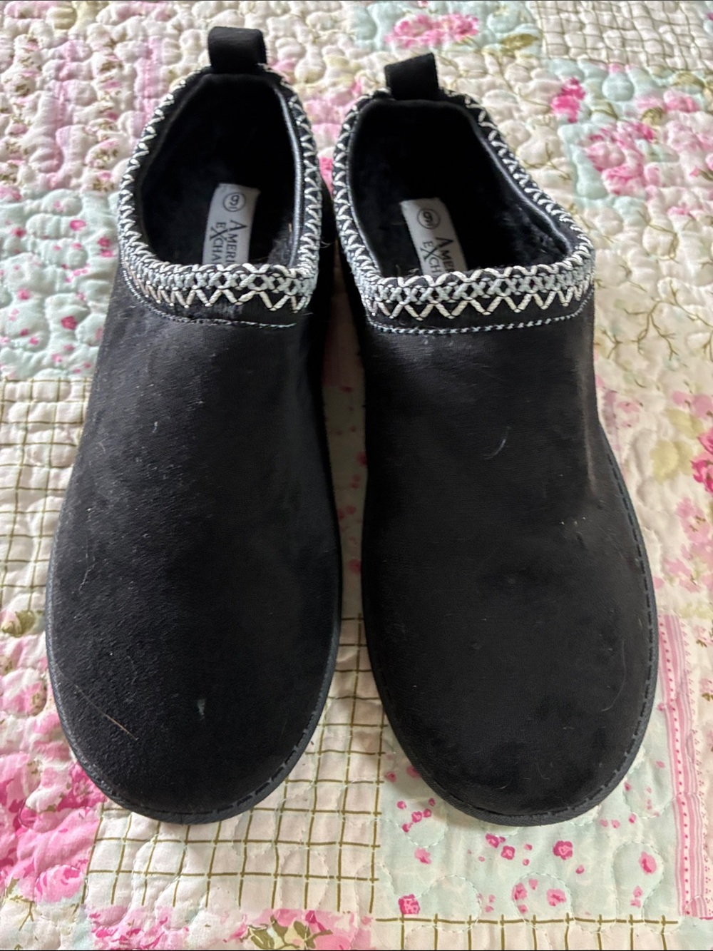 American Exchange Black Slip-On Suede-Look Mens Slippers with Decorative Trim